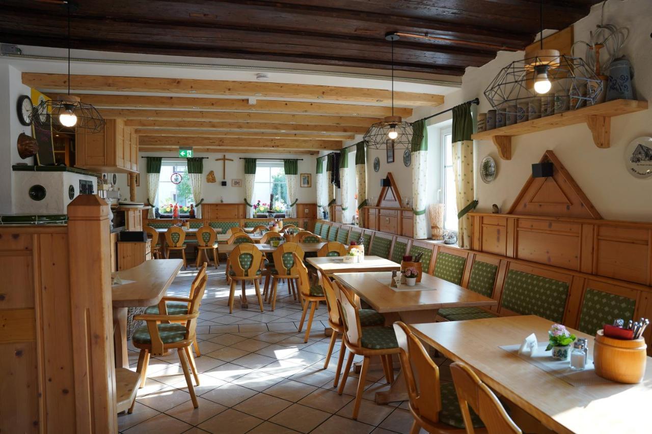 Hotel Gasthof Weisser Loewe Burgthann Exterior foto