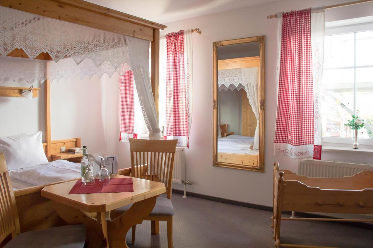 Hotel Gasthof Weisser Loewe Burgthann Exterior foto